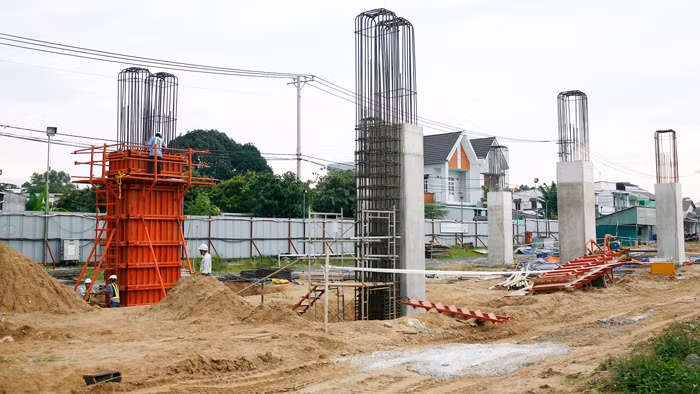Nếu thỏa thuận liên danh chỉ là ảo, chủ đầu tư thường gặp nhiều khó khăn trong quản lý hợp đồng xây dựng sau đấu thầu khi phải truy trách nhiệm của liên danh. Ảnh: Quang Tuấn