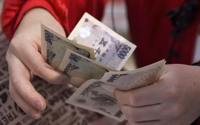 Theo các chuyên gia tiền tệ tại Nhật, sự tăng giá của đồng yên trong thời gian vừa qua có nguyên nhân chủ yếu do việc nhà đầu tư bán mạnh USD chứ không phải do họ mua mạnh đồng yên - Ảnh: MarketWatch.