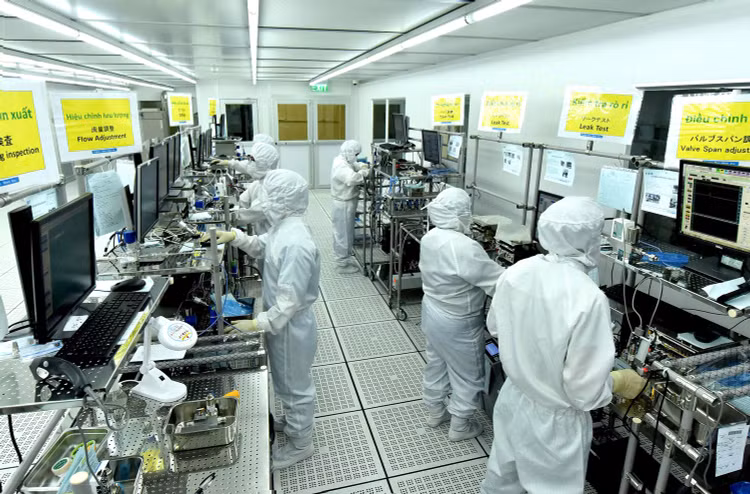 Thông qua các DN FDI, một đội ngũ cán bộ quản lý, công nhân kỹ thuật có trình độ cao từng bước được hình thành. Ảnh: Đăng Khoa