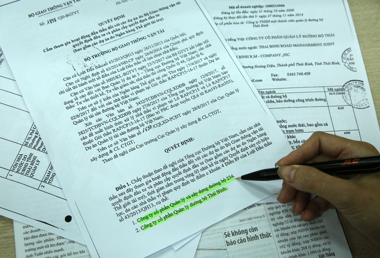 Quyết định cấm tham gia hoạt động đấu thầu Công ty CP Quản lý và Xây dựng đường bộ 234 và Công ty CP Quản lý đường bộ Thái Bình của Bộ Giao thông vận tải. Ảnh: Nhã Chi