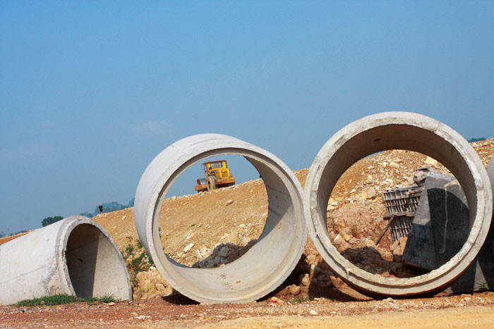 Trong một số trường hợp, chủ đầu tư cố tình chia nhỏ gói thầu theo kiểu “chia phần” để mỗi nhà thầu “quen biết” trúng một phần. Ảnh: Lê Tiên