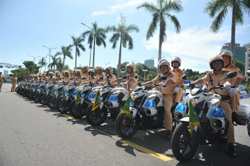 Lực lượng cảnh sát giao thônghuy động cả nghìn quân cùng hàng trăm phương tiện các loại.Ảnh: Đăng Quang