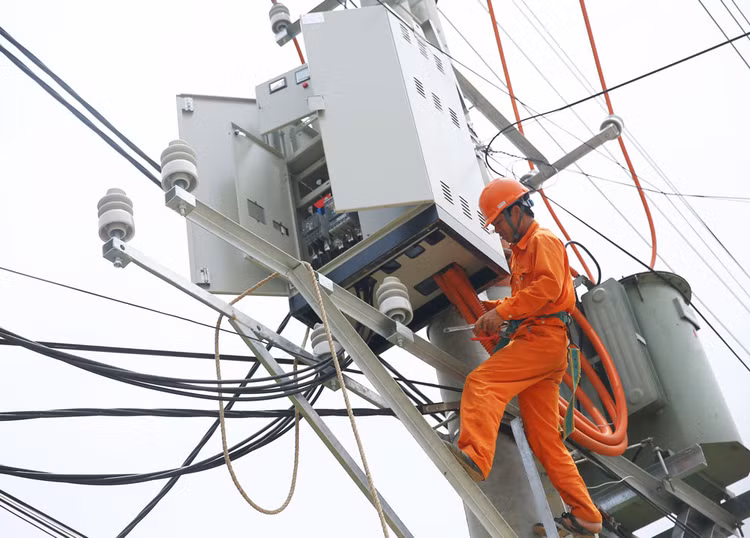 Gói thầu Cung cấp và vận chuyển máy biến áp 220 kV - 250 MVA trị giá gần 194 tỷ đồng do Ban Quản lý dự án các công trình điện miền Trung làm bên mời thầu. Ảnh: Nhã Chi