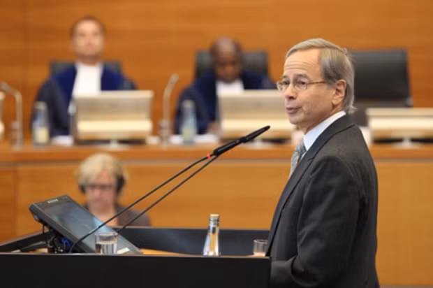 Ông Paul Reichler, luật sư chính của Philippines trong vụ kiện "đường lưỡi bò". Ảnh:Rappler