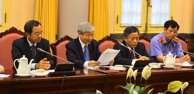 Hoãn thi hành Bộ luật hình sự, chờ Quốc hội sửa luật