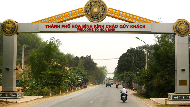 Năm 2018, tại các gói thầu sử dụng vốn ngân sách nhà nước của tỉnh Hòa Bình, tỷ lệ tiết kiệm chỉ đạt 0,74%, giảm 0,12% so với năm 2017. Ảnh: Lê Tiên