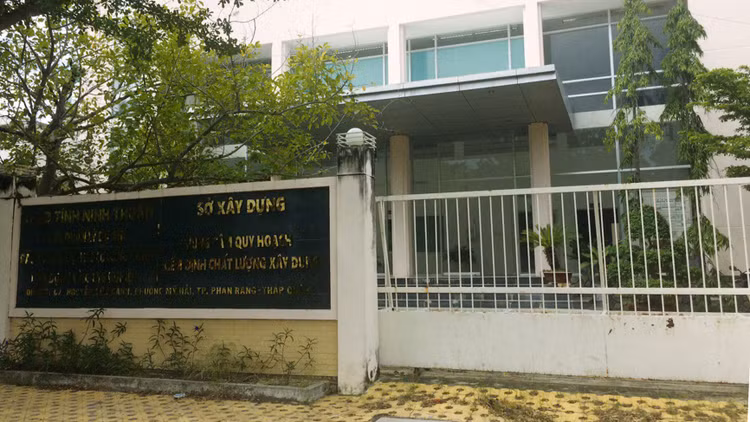 Nhà thầu phản ánh dù thường xuyên có mặt tại Ban QLDA ĐTXD các công trình dân dụng và công nghiệp tỉnh Ninh Thuận từ 27/12/2018 đến 10/1/2019 vẫn chưa mua được HSMT