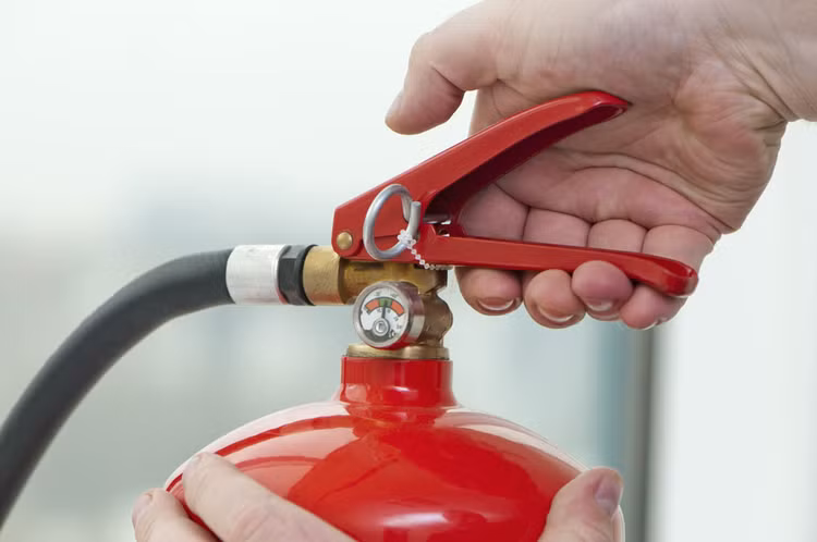 Gói thầu Thi công xây dựng và lắp đặt thiết bị phòng cháy chữa cháy Trường THPT Hoài Đức C là gói thầu Anh Huy trúng thầu mới đây . Ảnh minh họa: Nhã Chi