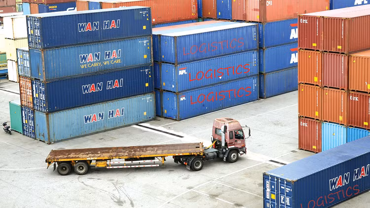 Phát triển các trung tâm logistics sẽ góp phần quan trọng giúp doanh nghiệp tăng sức cạnh tranh. Ảnh: Lê Tiên