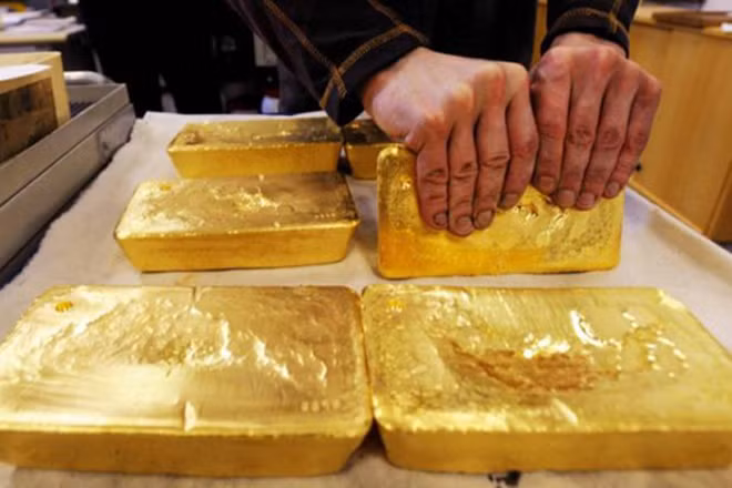 Giá vàng và các kim loại quý hôm qua đều tăng mạnh. Ảnh: The Star.