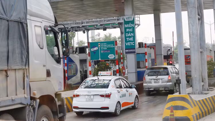 Chỉ còn 3 nhà đầu tư trúng sơ tuyển và tham gia đấu thầu Dự án Thu giá dịch vụ sử dụng đường bộ tự động không dừng giai đoạn 2. Ảnh: Nhã Chi