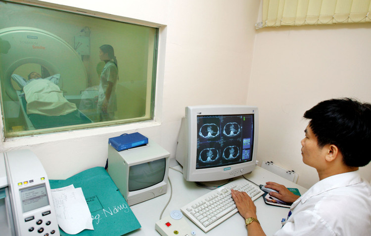 Các quy định tại Nghị định 25/2020/NĐ-CP được kỳ vọng tạo điều kiện cho nhiều nhà đầu tư tham gia đấu thầu các dự án xã hội hóa. Ảnh: Trần Sơn