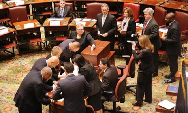 Đại cử tri bỏ phiếu ở New York năm 2012. Ảnh:AP