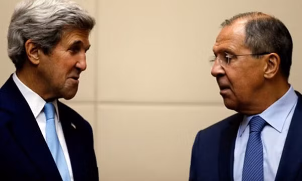 Ngoại trưởng Mỹ John Kerry (trái) và người đồng cấp Nga Sergei Lavrov. Ảnh:Reuters.