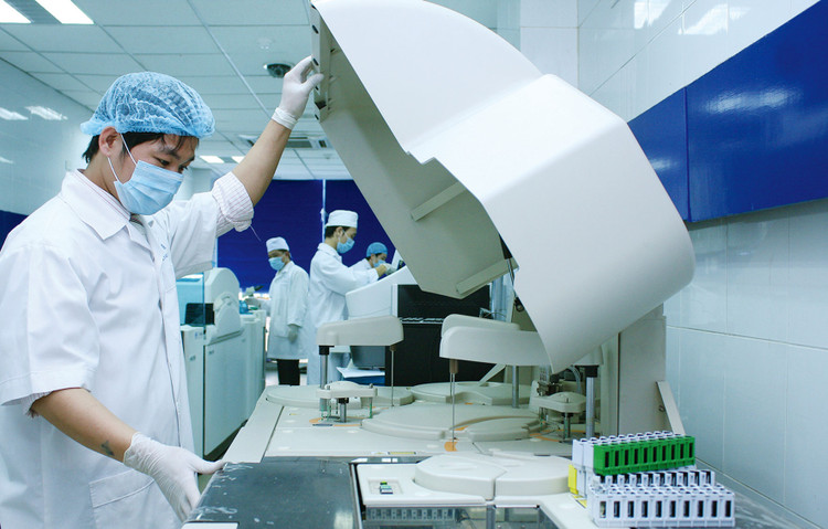 Dự thảo Luật Đầu tư (sửa đổi) đưa ra khỏi Danh mục các ngành, nghề đầu tư kinh doanh có điều kiện nhóm ngành nghề kinh doanh dịch vụ kiểm định trang thiết bị y tế. Ảnh: Lê Tiên