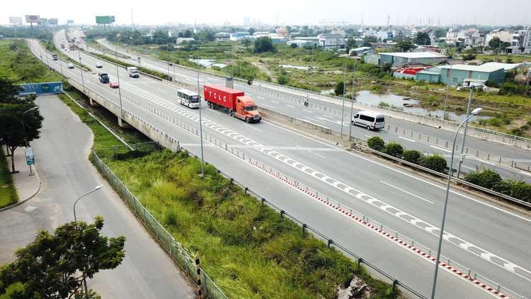 Dự án PPP phải đối mặt với rất nhiều rủi ro, từ giai đoạn xây dựng, hoạt động, vận hành đến rủi ro tài chính do lãi suất… Ảnh: Song Lê