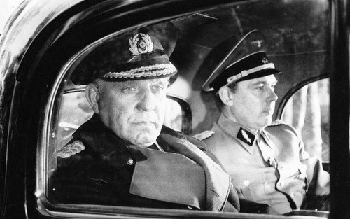 Đô đốc Wilhelm Canaris (trái). Ảnh:Lawlessent.