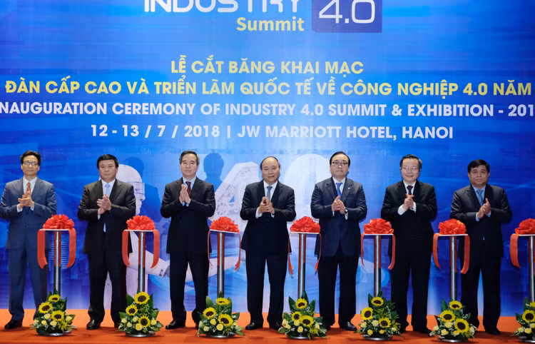 Thủ tướng Nguyễn Xuân Phúc đặt ra 4 vấn đề cần giải quyết nhằm đưa Việt Nam bứt lên trong CMCN 4.0. Ảnh: Trần Thanh Hải