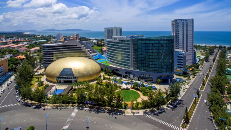 Tổng công ty CP Đầu tư phát triển xây dựng dự kiến sẽ tiếp tục việc chuyển nhượng Dự án Khách sạn Pullman trong năm nay. Ảnh: St