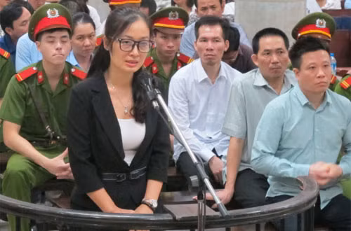 Bà Thủy khai trước HĐXX sáng nay.