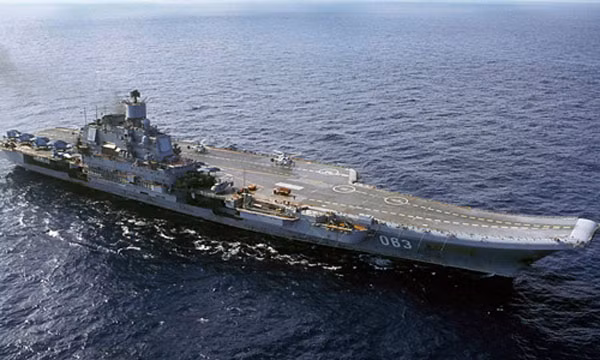 Tàu sân bay Đô đốc Kuznetzov của Nga. Ảnh: Reuters