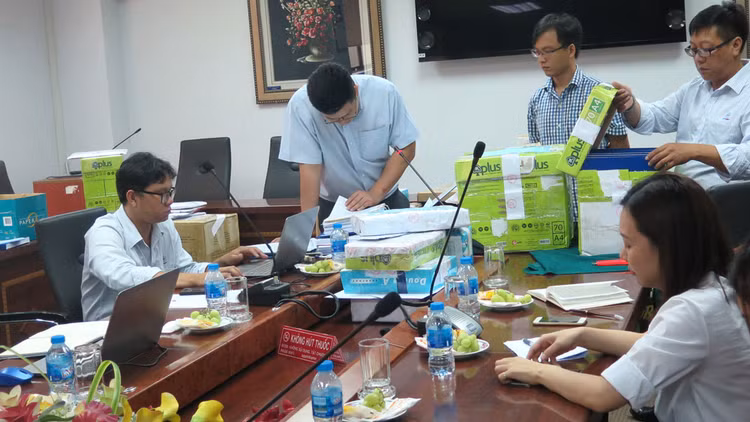 Ghi nhận tại Lễ mở thầu cho thấy, các nhà thầu có sự cạnh tranh gay gắt khi rất nhiều nhà thầu xác nhận có thư giảm giá kèm theo