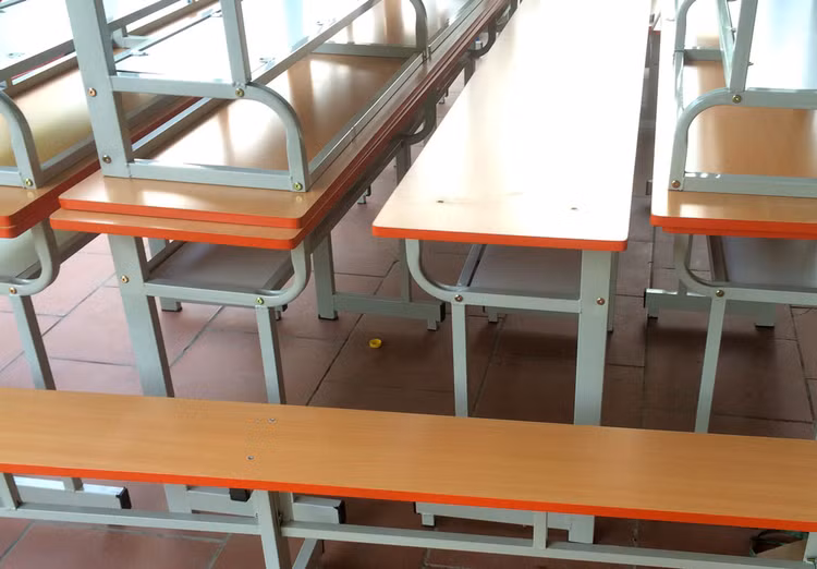 Với 5 vi phạm tại 2 gói thầu mua sắm thiết bị lớp học, nhà tư vấn đấu thầu Công ty CP Tư vấn và Đào tạo Đại Nam bị phạt 67 triệu đồng. Ảnh: Nhã Chi