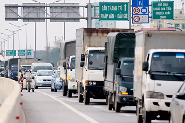 Từ ngày 1/11, quy chuẩn mới về báo hiệu đường bộ sẽ có hiệu lực. Ảnh minh họa:Bá Đô