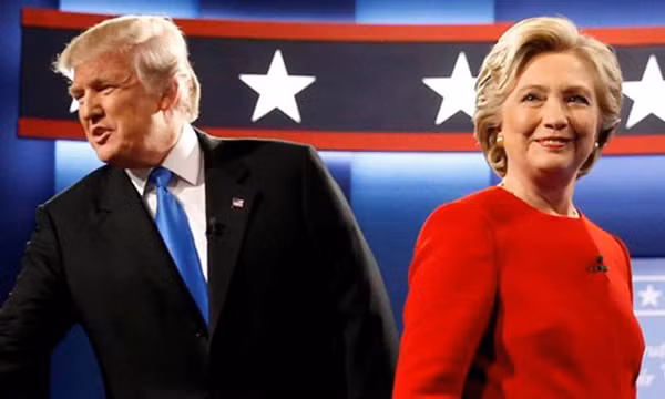 Ứng viên đảng Dân chủ Hillary Clinton và ứng viên đảng Cộng hòa Donald Trump tại cuộc tranh luận đầu tiên ngày 26/9. Ảnh:Reuters