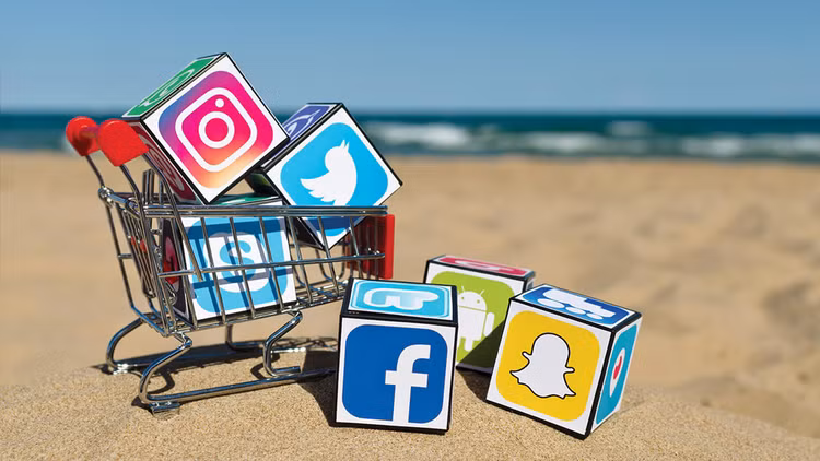 Báo chí truyền thông truyền thống và không gian dư luận đang đứng trước những thay đổi “kinh hoàng” với sự xuất hiện của truyền thông xã hội. Ảnh: Thanh Lâm