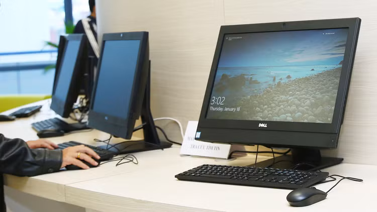 Gói thầu số 3 Mua sắm máy tính để bàn, máy tính xách tay, máy in, máy fax có giá trúng thầu là 10,38 tỷ đồng (giá gói thầu là 10,83 tỷ đồng). Ảnh: Nhã Chi