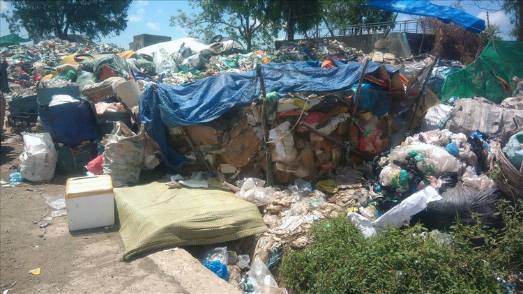 Gói thầu số 1 yêu cầu công nghệ phải đáp ứng quy chuẩn kỹ thuật quốc gia về môi trường hiện hành về xử lý chất thải rắn ở thể khí, thể lỏng và thể rắn