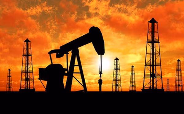 Những diễn biến mới nhất trên thị trường năng lượng đã phần nào giúp ổn định tâm lý thị trường, ngăn chặn được nhiều đợt bán tháo các sản phẩm năng lượng - Ảnh: IT Business.