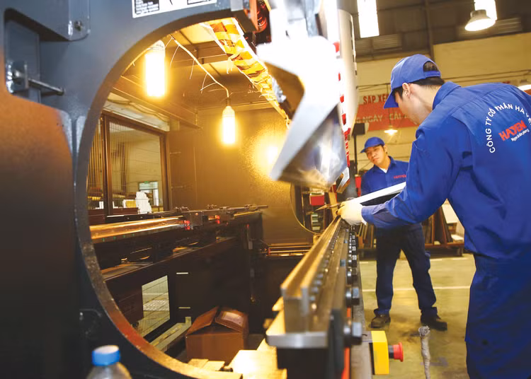Chính sách thay đổi không thể chỉ trên mặt giấy mà phải thay đổi trên hành động, nghĩa là phải đồng hành cùng doanh nghiệp, thúc đẩy doanh nghiệp phát triển. Ảnh: Lê Tiên