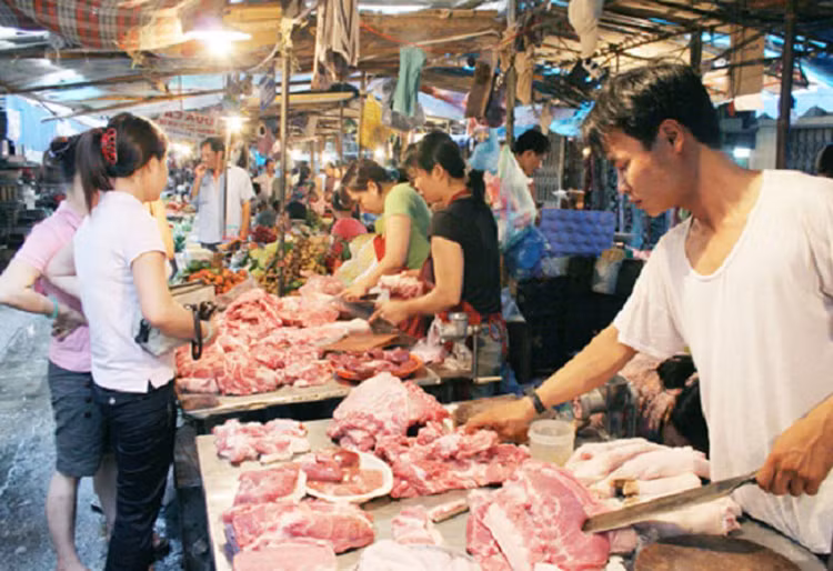 Đà Nẵng mời thầu bán thịt heo bình ổn giá Tết. Ảnh Internet