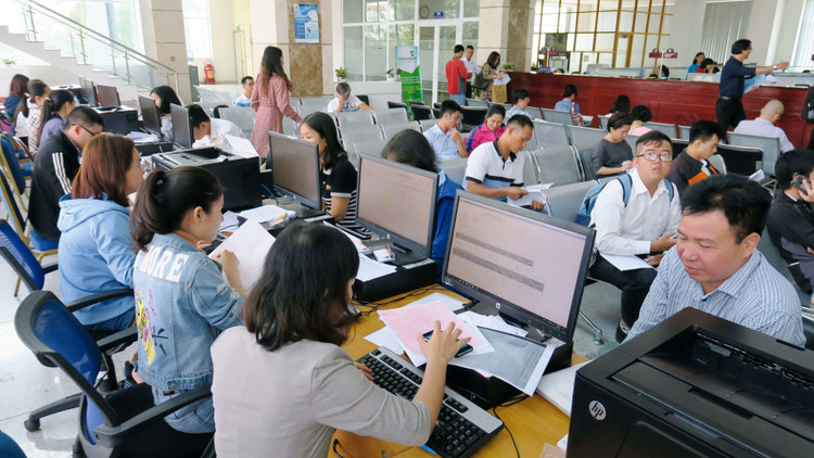 Mỗi thay đổi về chính sách thuế sẽ tác động đến hàng chục triệu người dân, hàng trăm nghìn doanh nghiệp. Ảnh: Mạnh Hà