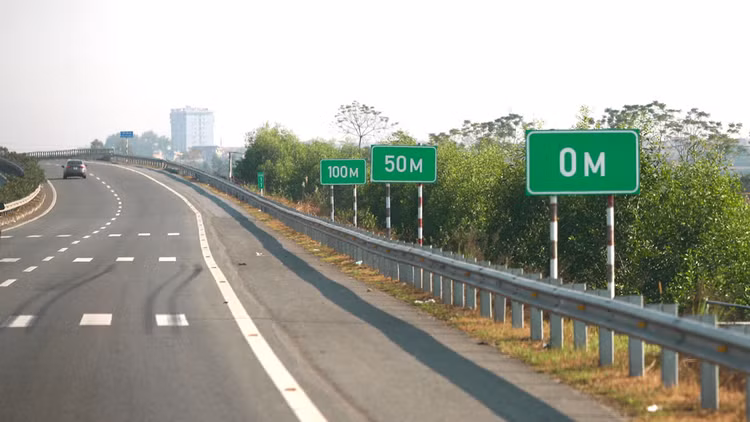 Dự án BOT cao tốc Bắc Giang - Lạng Sơn có nguy cơ “vỡ trận” do chênh lệch lãi suất vốn vay. Ảnh: Lê Tiên