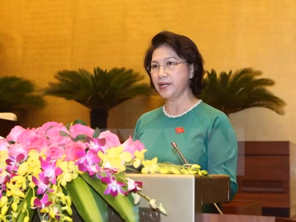 Chủ tịch Quốc hội Nguyễn Thị Kim Ngân trình bày Tờ trình về dự kiến nhân sự Chủ tịch Quốc hội, Phó Chủ tịch Quốc hội, Ủy viên Ủy ban thường vụ Quốc hội. (Ảnh: Phương Hoa/TTXVN)