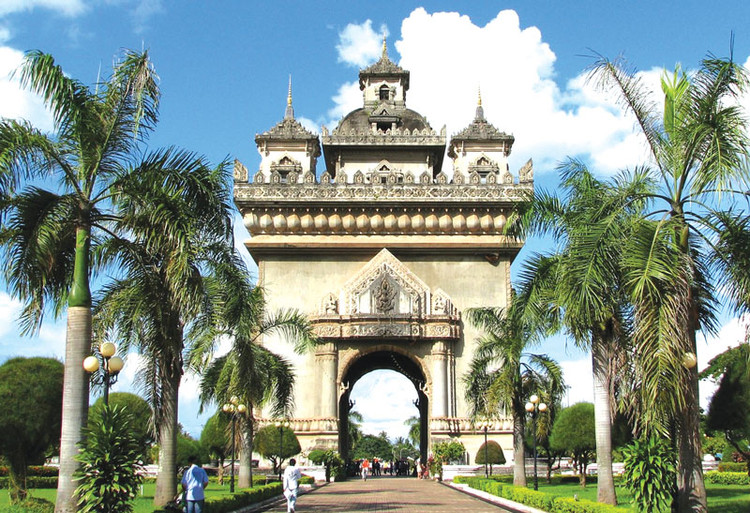 Thủ tướng Nguyễn Xuân Phúc và Phu nhân sẽ thăm chính thức Lào từ ngày 26 - 27/4. Ảnh: Việt Hùng