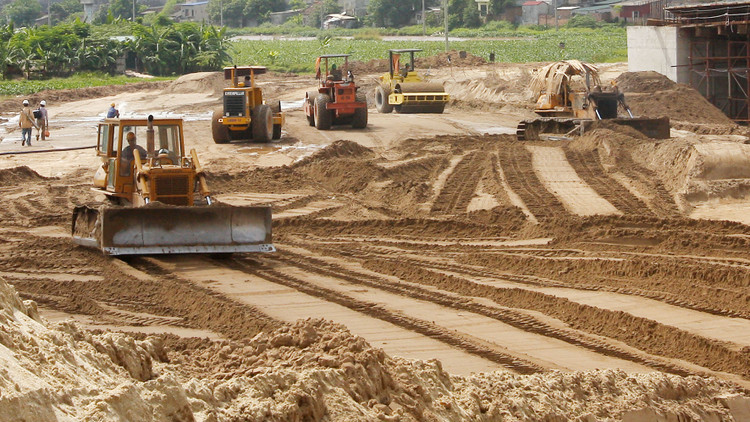 Từ năm 2016 đến tháng 7/2019, Công ty CP Đầu tư Phát Việt được công bố trúng 40 gói thầu tại huyện Văn Giang, tỉnh Hưng Yên. Ảnh: Tường Lâm