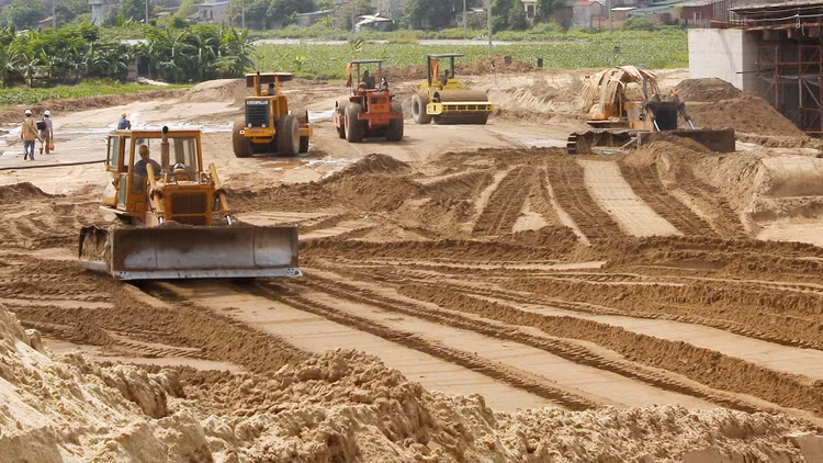 Từ năm 2016 đến tháng 7/2019, Công ty CP Đầu tư Phát Việt được công bố trúng 40 gói thầu tại huyện Văn Giang, tỉnh Hưng Yên. Ảnh: Tường Lâm