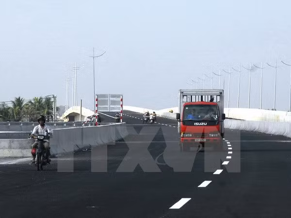 Một đoạn trên tuyến đường cao tốc Thành phố Hồ Chí Minh-Trung Lương đã hoàn thành. (Ảnh: Hoàng Hải/TTXVN)