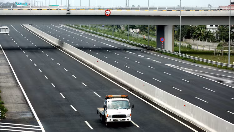 Vốn chủ sở hữu nhà đầu tư tham gia dự án BOT thuộc cao tốc Bắc - Nam phía Đông là 20% tổng vốn đầu tư. Ảnh: Lê Tiên