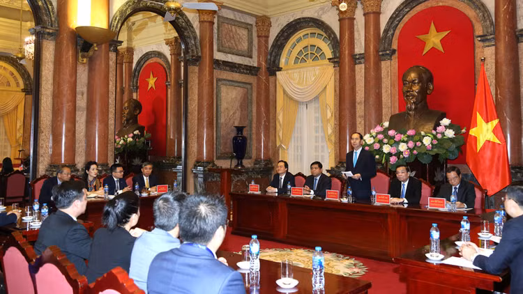 Chủ tịch nước yêu cầu các cơ quan hữu quan của Việt Nam tập trung nguồn lực, trao đổi, hợp tác với các nhà khoa học, các chuyên gia người Việt trong và ngoài nước xây dựng và phát triển thành công Mạng lưới đổi mới sáng tạo Việt Nam