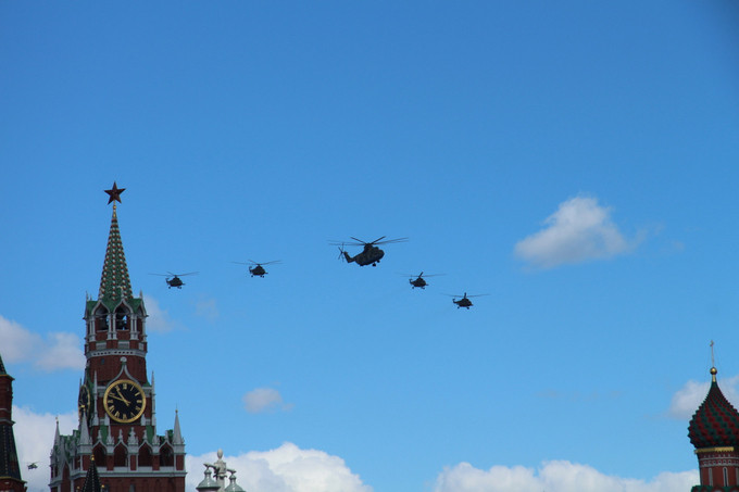 72 máy bay chiến đấu tập duyệt binh trên bầu trời Moscow