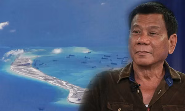 Tổng thống Duterte nói sẽ không đề cập vấn đề bãi cạn Scarborough khi thăm Trung Quốc. Ảnh: ABS-CBN.