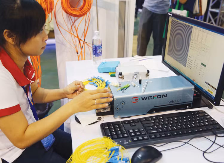 Không một lĩnh vực nào có thể tách rời khỏi công nghệ thông tin và Internet. Ảnh: Gia Khoa