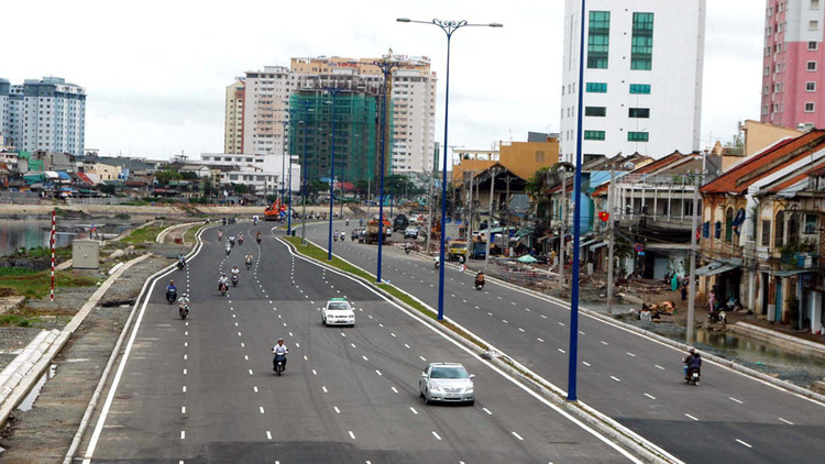Công ty CP Công trình giao thông công chánh thi công nhiều gói thầu hạ tầng giao thông ở TP. HCM. Ảnh: Tường Lâm