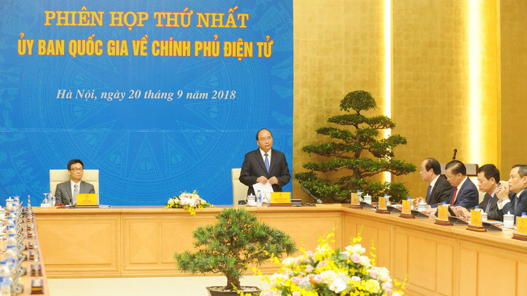 Thủ tướng Chính phủ Nguyễn Xuân Phúc chủ trì phiên họp của Ủy ban Quốc gia về Chính phủ điện tử. Ảnh: Trần Hải