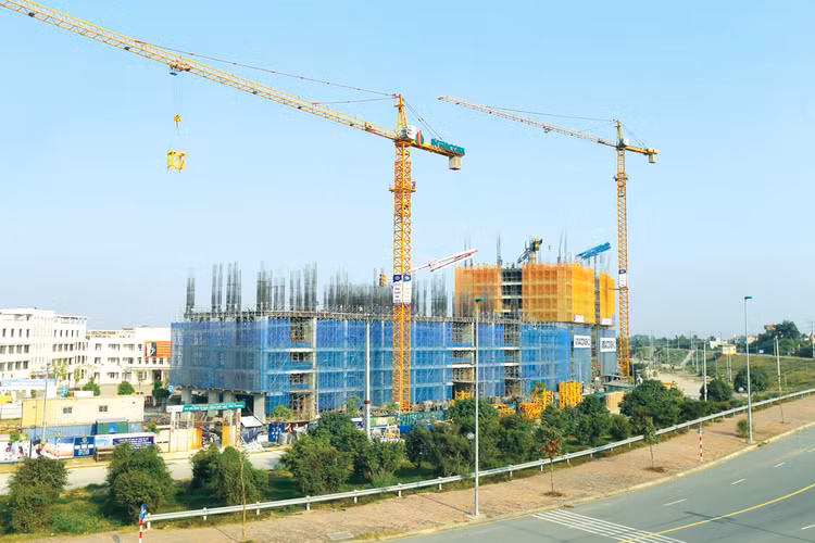 Từ chỗ không có một tổng thầu nào, đến nay, Việt Nam có thể tự hào khi một số nhà thầu lớn đã trở thành đối thủ sừng sỏ của chính các “ông lớn” xây dựng nước ngoài. Ảnh: Tiên Giang